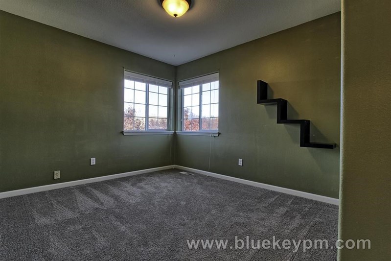 East Vancouver Home with Great Curb Appeal and 4 Seasons Sunroom in VANCOUVER, WA 98683