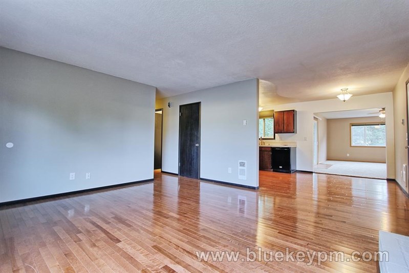 3 Bed and 1.5 Bath Near Heritage High School in Orchards in VANCOUVER