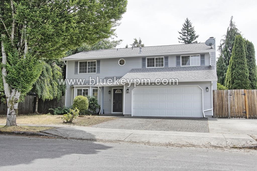 4 Bed, 2.5 Bath Home with Large Yard in Orchards in VANCOUVER, WA 98682