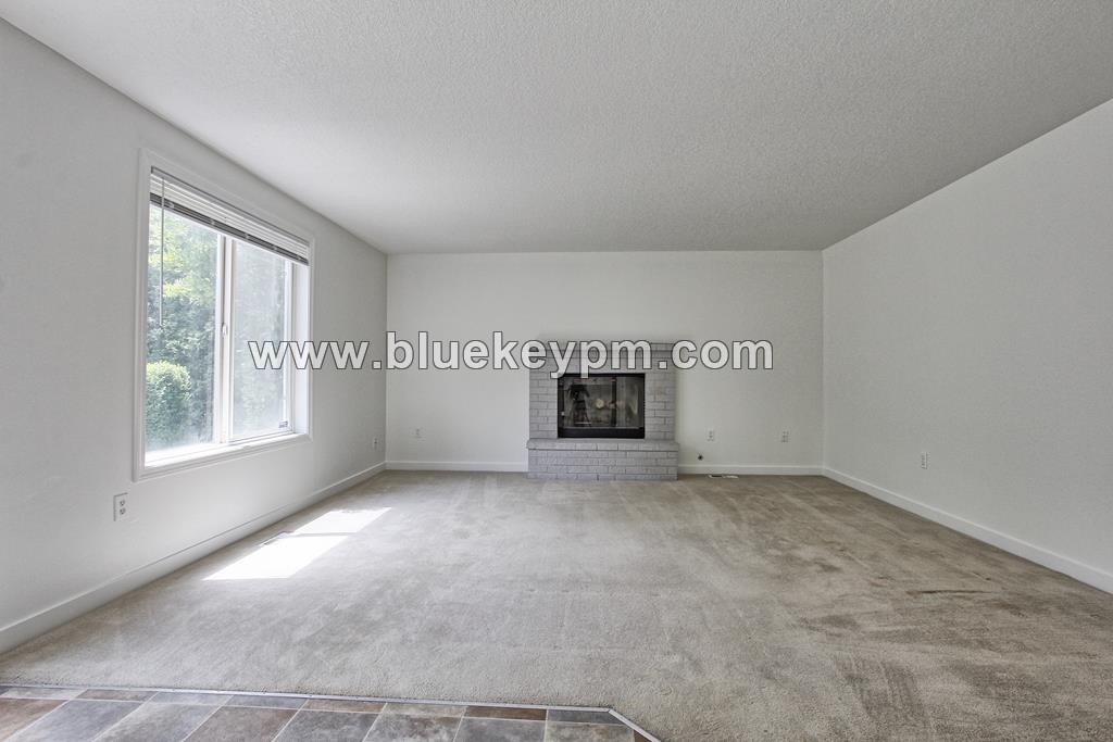 4 Bed, 2.5 Bath Home with Large Yard in Orchards in VANCOUVER, WA 98682