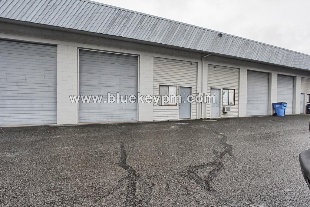 Commercial Office and Warehouse for Retail in VANCOUVER, WA 98661