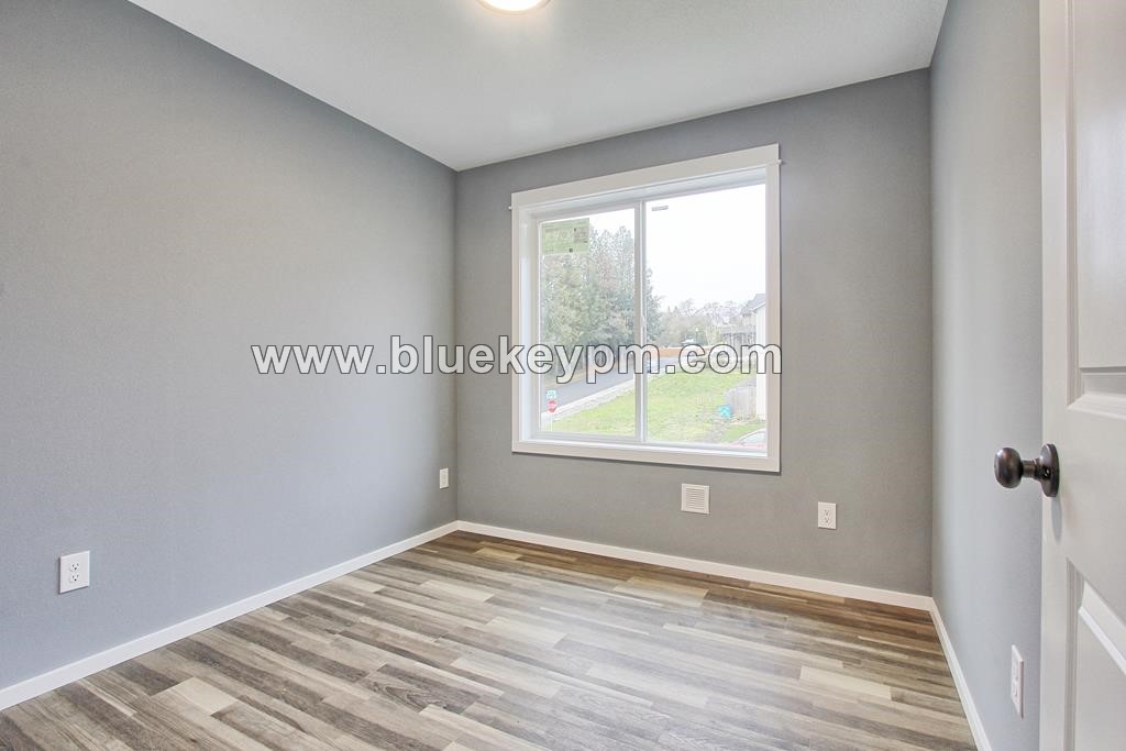 NEW in 2022..Unit 318 3 Bed, 2.5 Baths Townhome in LaCenter in LA