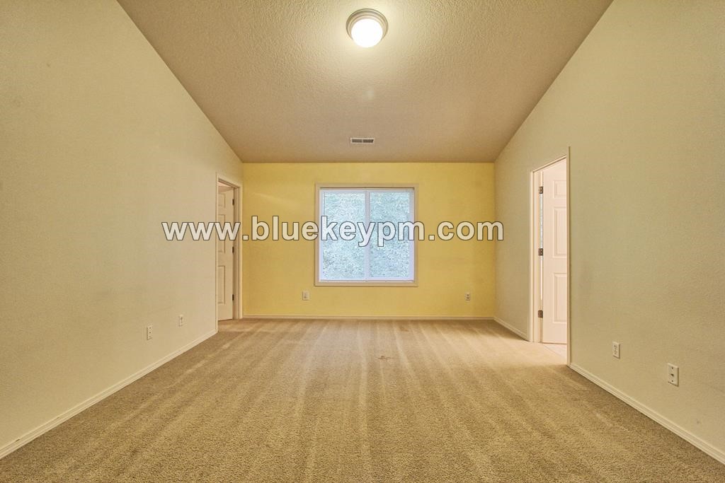 3 Bed, 2.5 Bath Home in Salmon Creek Backs to Whipple Creek Greenspace