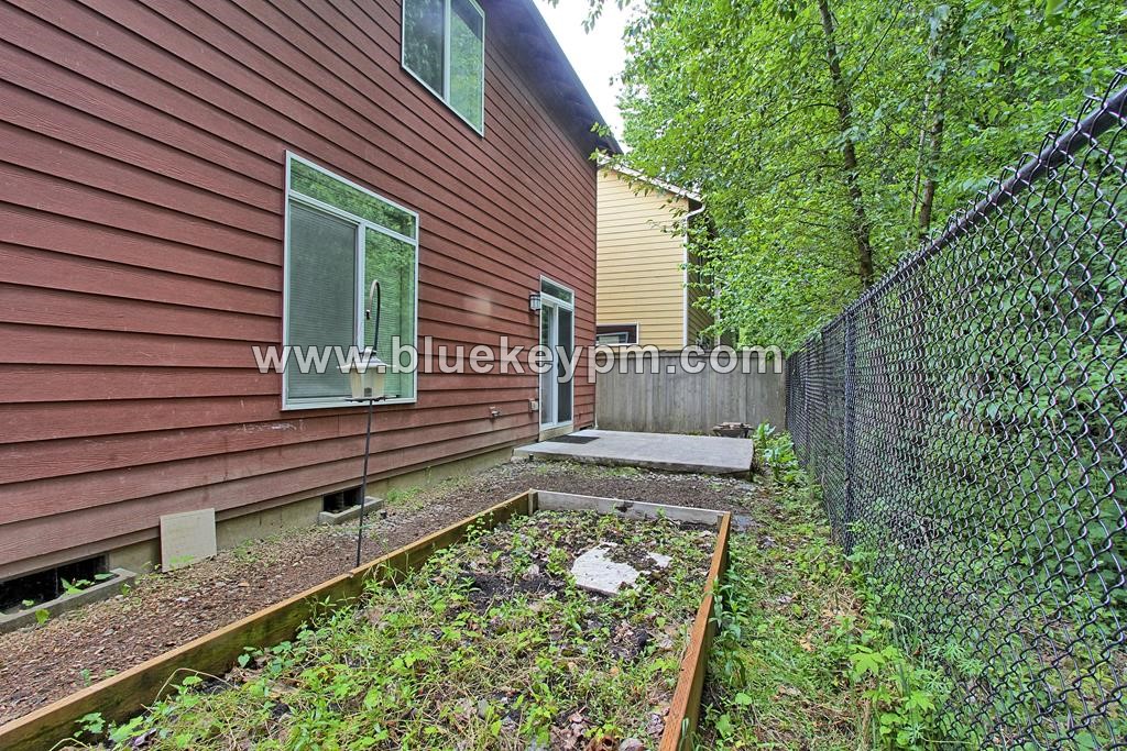 3 Bed, 2.5 Bath Home in Salmon Creek Backs to Whipple Creek Greenspace