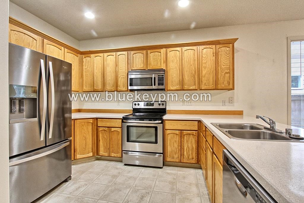 3 Bed, 2.5 Bath Home in Salmon Creek Backs to Whipple Creek Greenspace