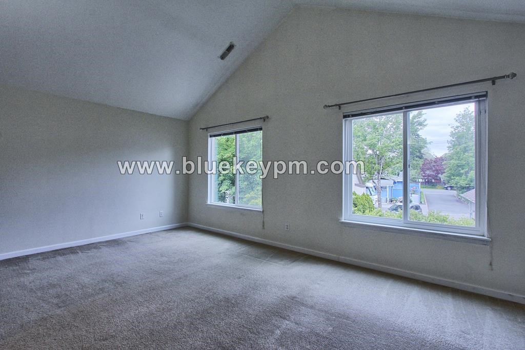 3 Bed, 2.5 Baths Townhome in Beaverton Near Tualatin Hills Nature Park in BEAVERTON, OR 97007