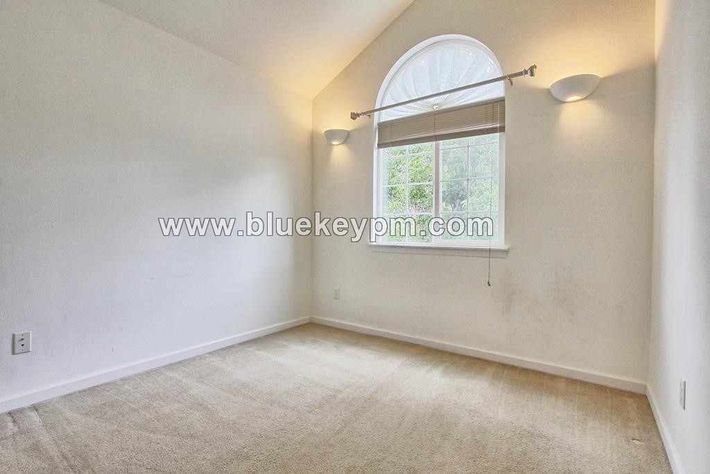 3 Bed, 2.5 Baths Townhome in Beaverton Near Tualatin Hills Nature Park