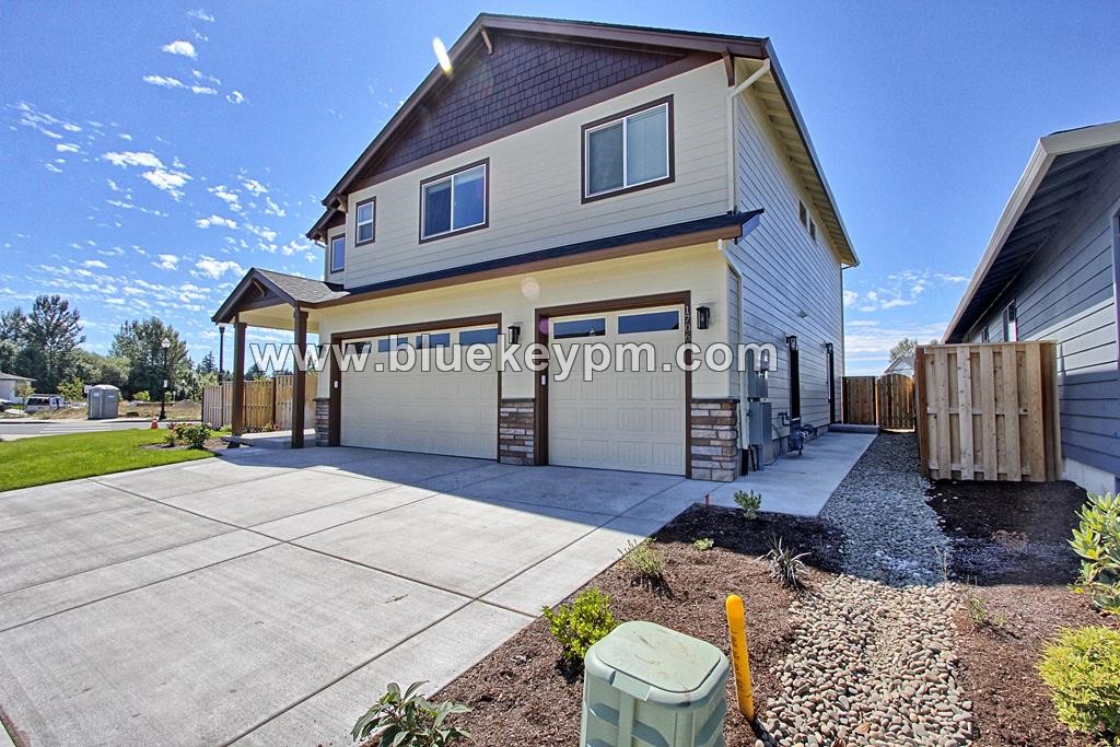 2 Bed, 1 Bath ADU with 1 Car Garage and Patio in Battle Ground in