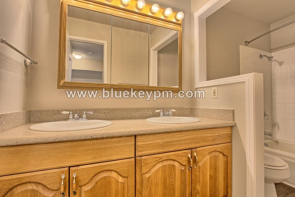 3 Bed, 1.5 Bath Townhome at Hazel Dell Avenue and NE 105th Street in