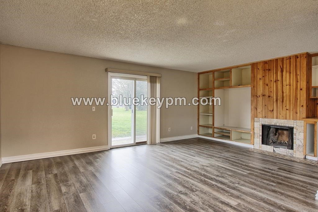 3 Bed, 1.5 Bath Townhome at Hazel Dell Avenue and NE 105th Street in