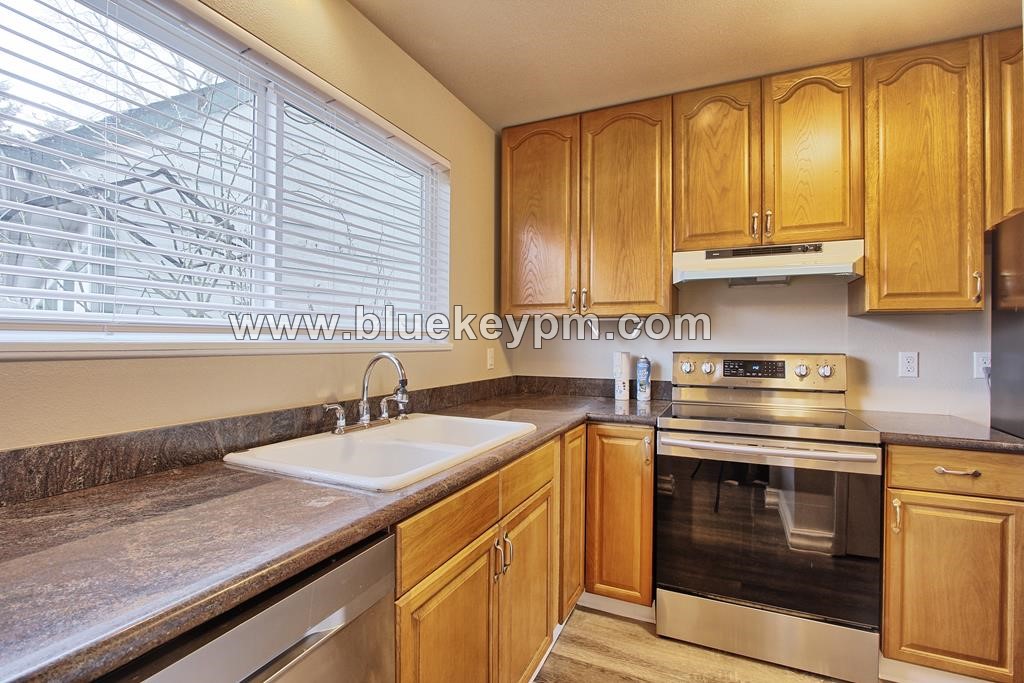 3 Bed, 1.5 Bath Townhome at Hazel Dell Avenue and NE 105th Street in