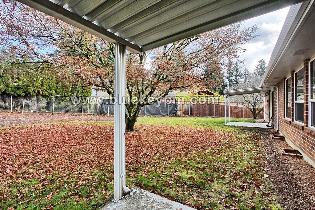 3 Bed, 2.5 Bath Home in Culdesac with Huge Fenced Yard and Floor Plan