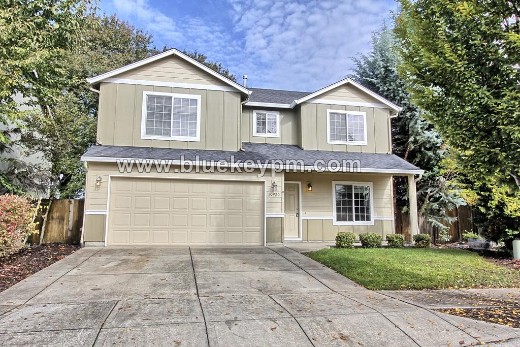 3 Bed, 2.5 Bath Home with Large Bonus Room/4th Bedroom in Orchards by