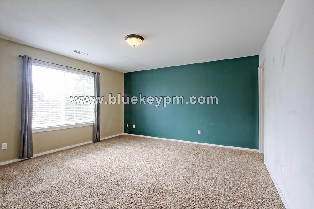 3 Bed, 2.5 Bath Home with Large Bonus Room/4th Bedroom in Orchards by