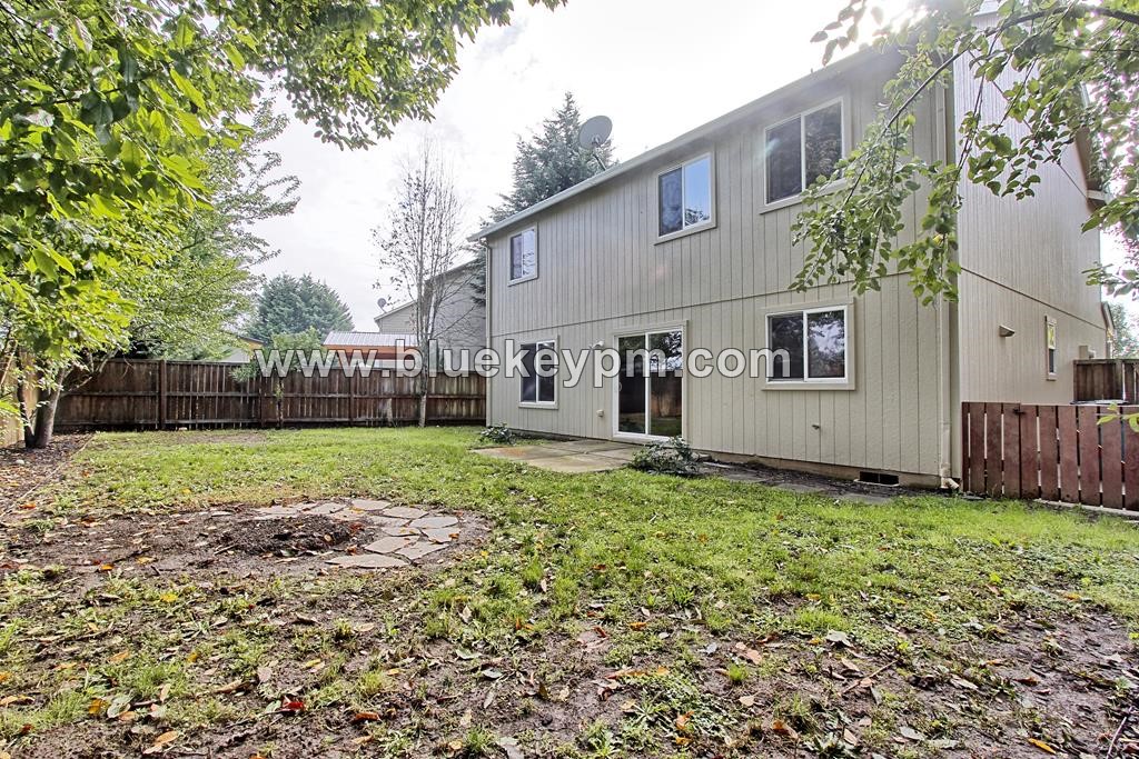 3 Bed, 2.5 Bath Home with Large Bonus Room/4th Bedroom in Orchards by