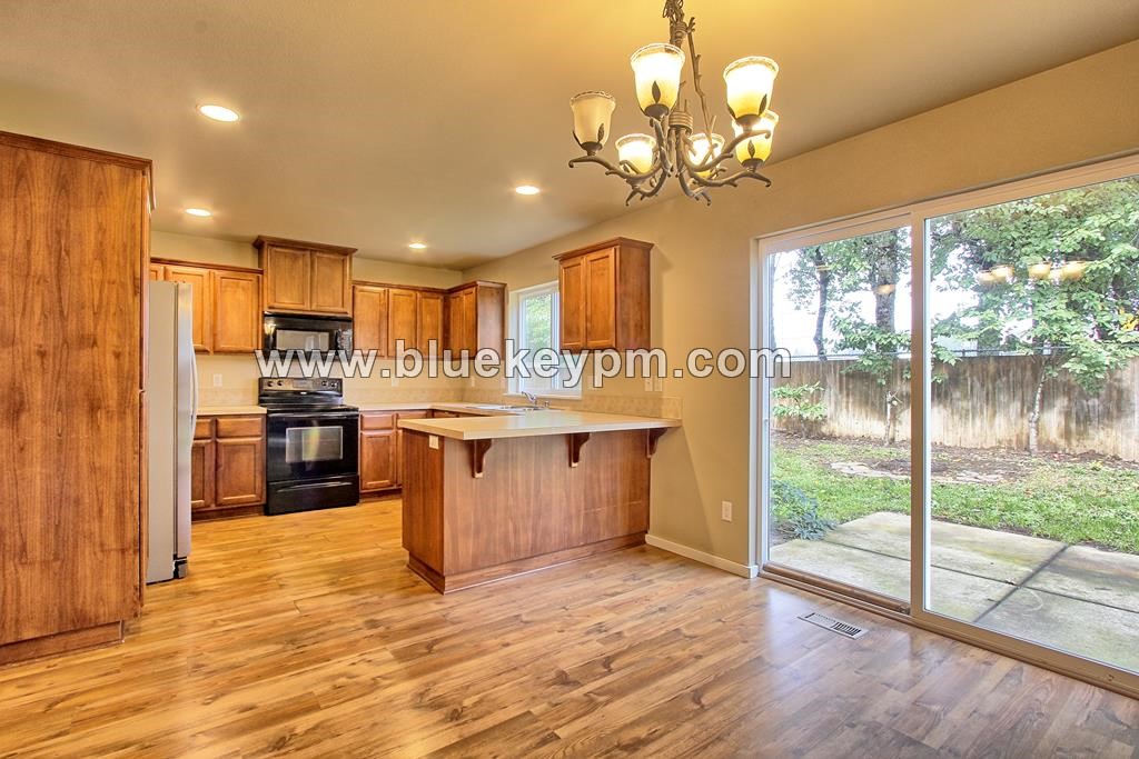 3 Bed, 2.5 Bath Home with Large Bonus Room/4th Bedroom in Orchards by