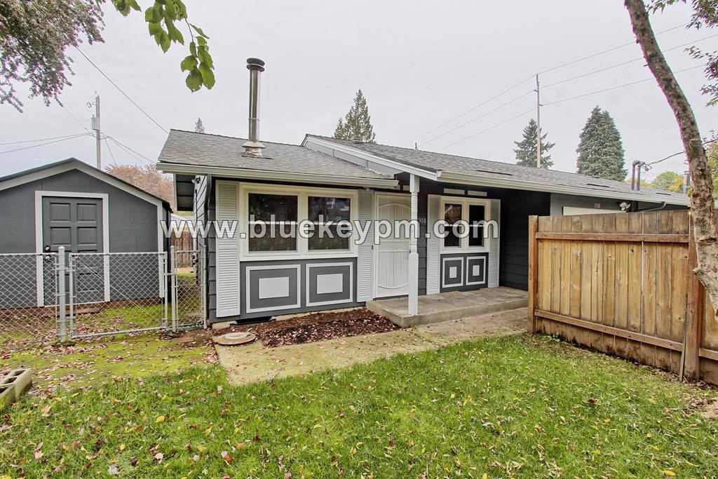 2 Bed, 1 Bath Home with Large Yard in Rose Village Neighborhood in