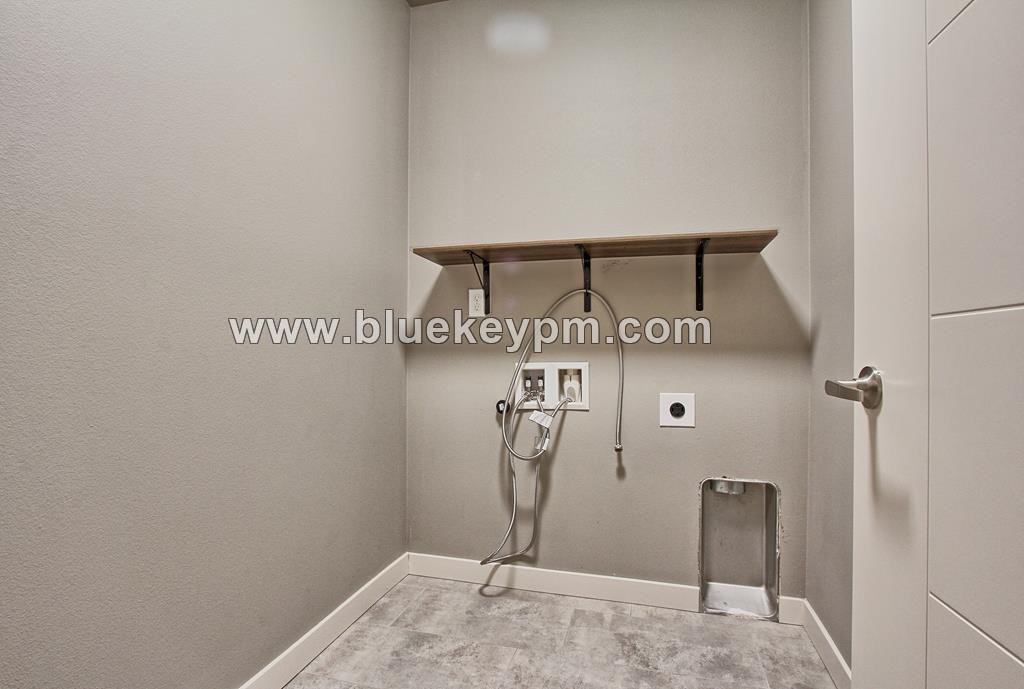 3 Bed, 2.5 Bath Townhome with Large Loft in Brush Prairie in VANCOUVER