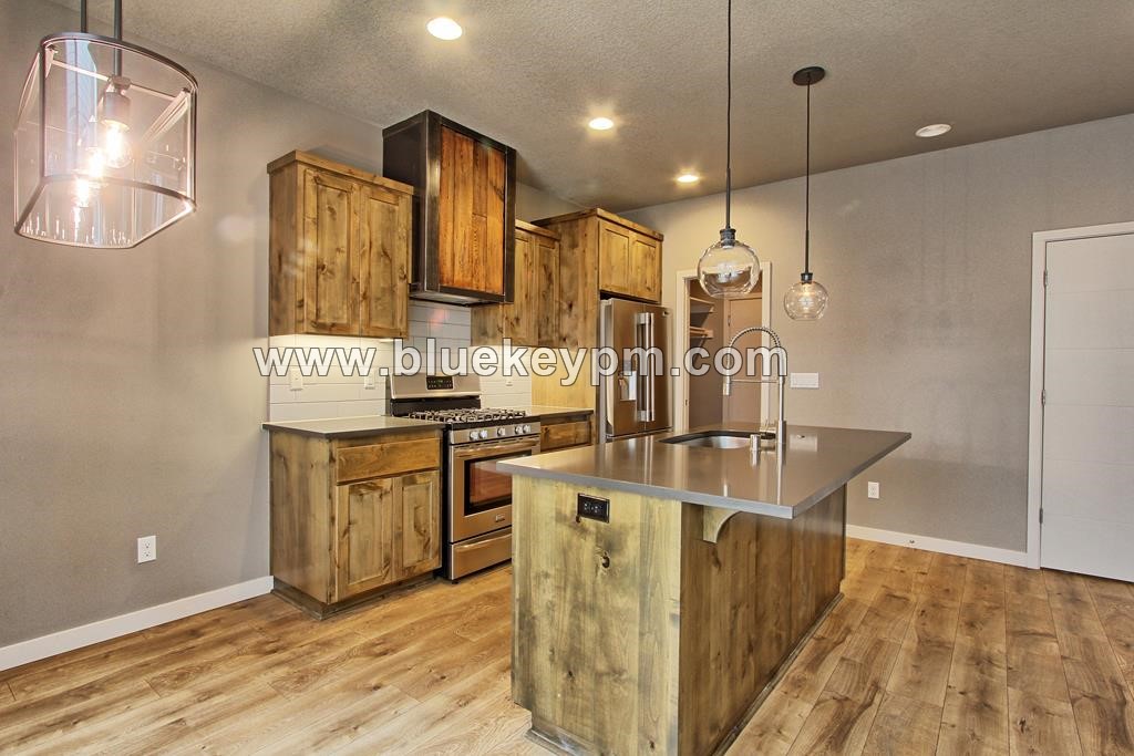 3 Bed, 2.5 Bath Townhome with Large Loft in Brush Prairie in VANCOUVER