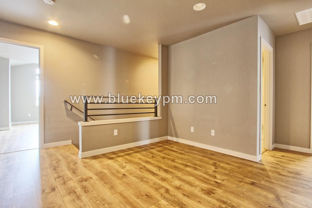 3 Bed, 2.5 Bath Townhome with Large Loft in Brush Prairie in VANCOUVER