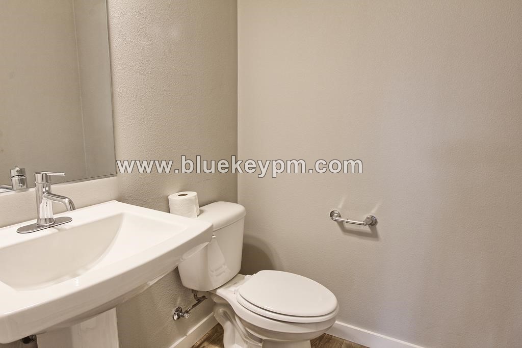 4 Bed, 2.5 Bath Home in Orchards Near Prairie High School and Winco in