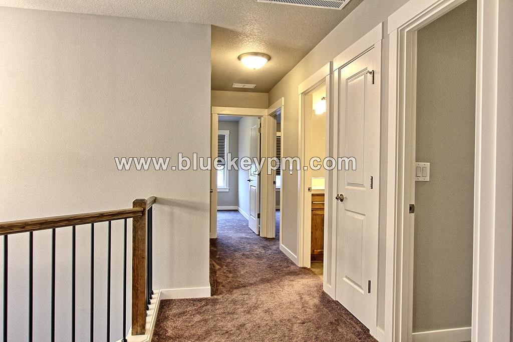 4 Bed, 2.5 Bath Home in Orchards Near Prairie High School and Winco in