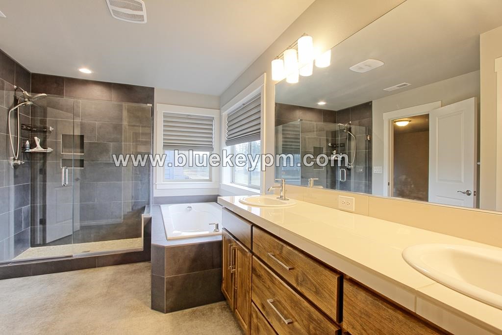 4 Bed, 2.5 Bath Home in Orchards Near Prairie High School and Winco in