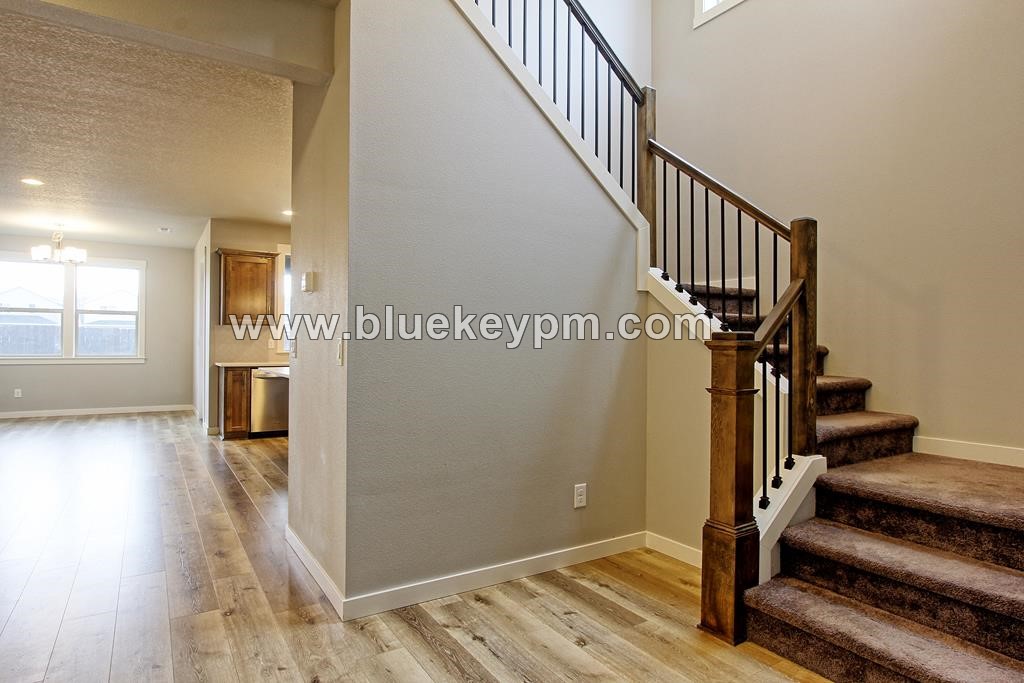 4 Bed, 2.5 Bath Home in Orchards Near Prairie High School and Winco in