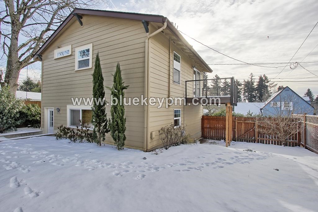 1 Bed, 1 Bath Apartment Downtown Vancouver off Main at W. 35th and Columbia in VANCOUVER, WA 98660