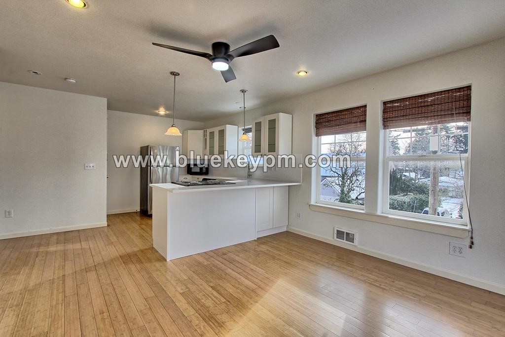 1 Bed, 1 Bath Apartment Downtown Vancouver off Main at W. 35th and