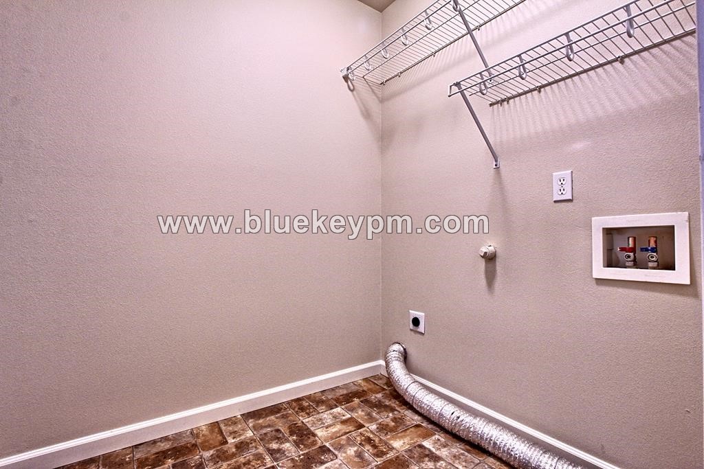 3 Bed, 2.5 Bath Pet Friendly Home in Salmon Creek in VANCOUVER, WA 98685