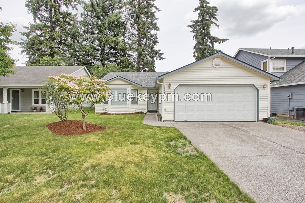 3 Bed, 2 Bath Pet Friendly Home with Large Fenced Yard and Deck in