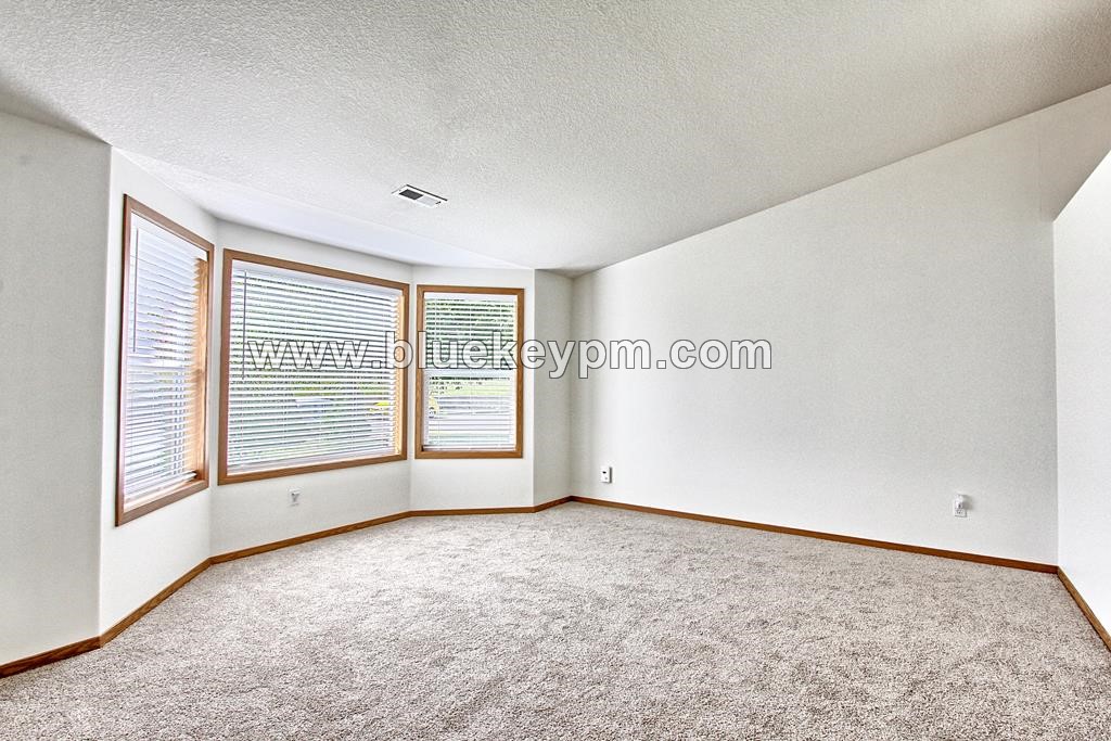 3 Bed, 2 Bath Pet Friendly Home with Large Fenced Yard and Deck in