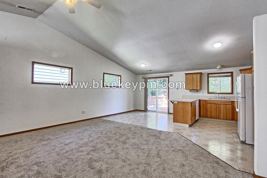 3 Bed, 2 Bath Pet Friendly Home with Large Fenced Yard and Deck in