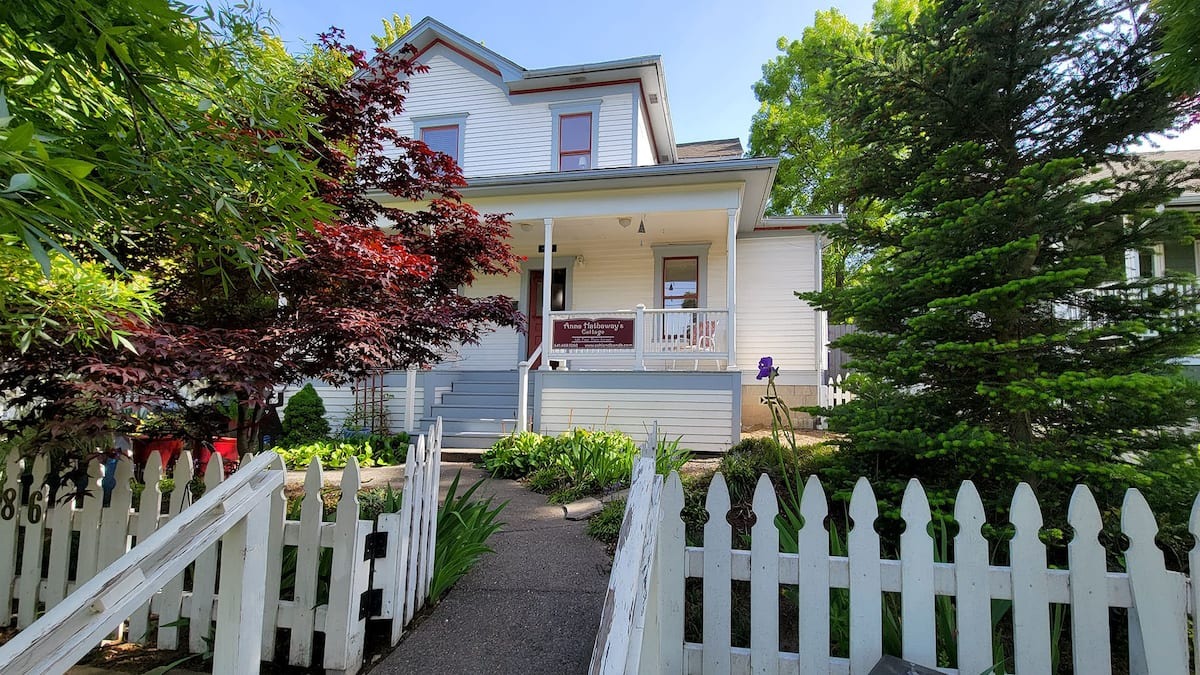 Blue Moon Vacation Rentals Ashland, Oregon