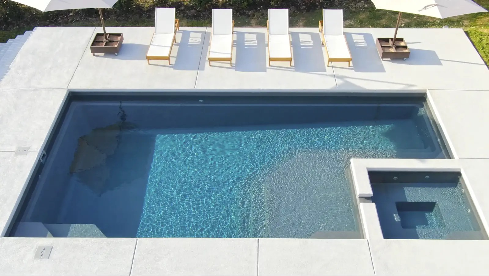 Blue Line Pools Rankin County's premier fiberglass pool company