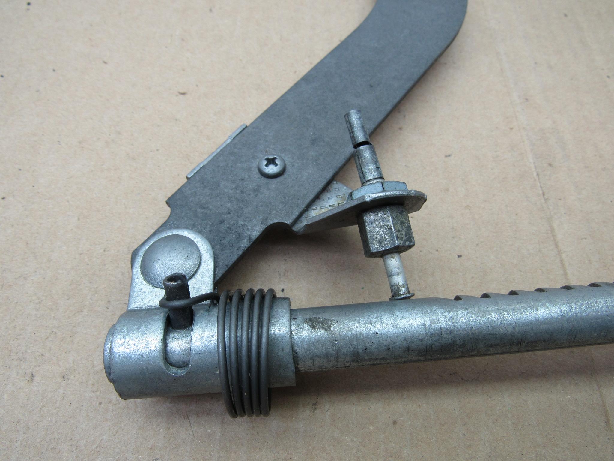 Hand Operated Parking Brake Assy 2883524 A Body 196871 USED