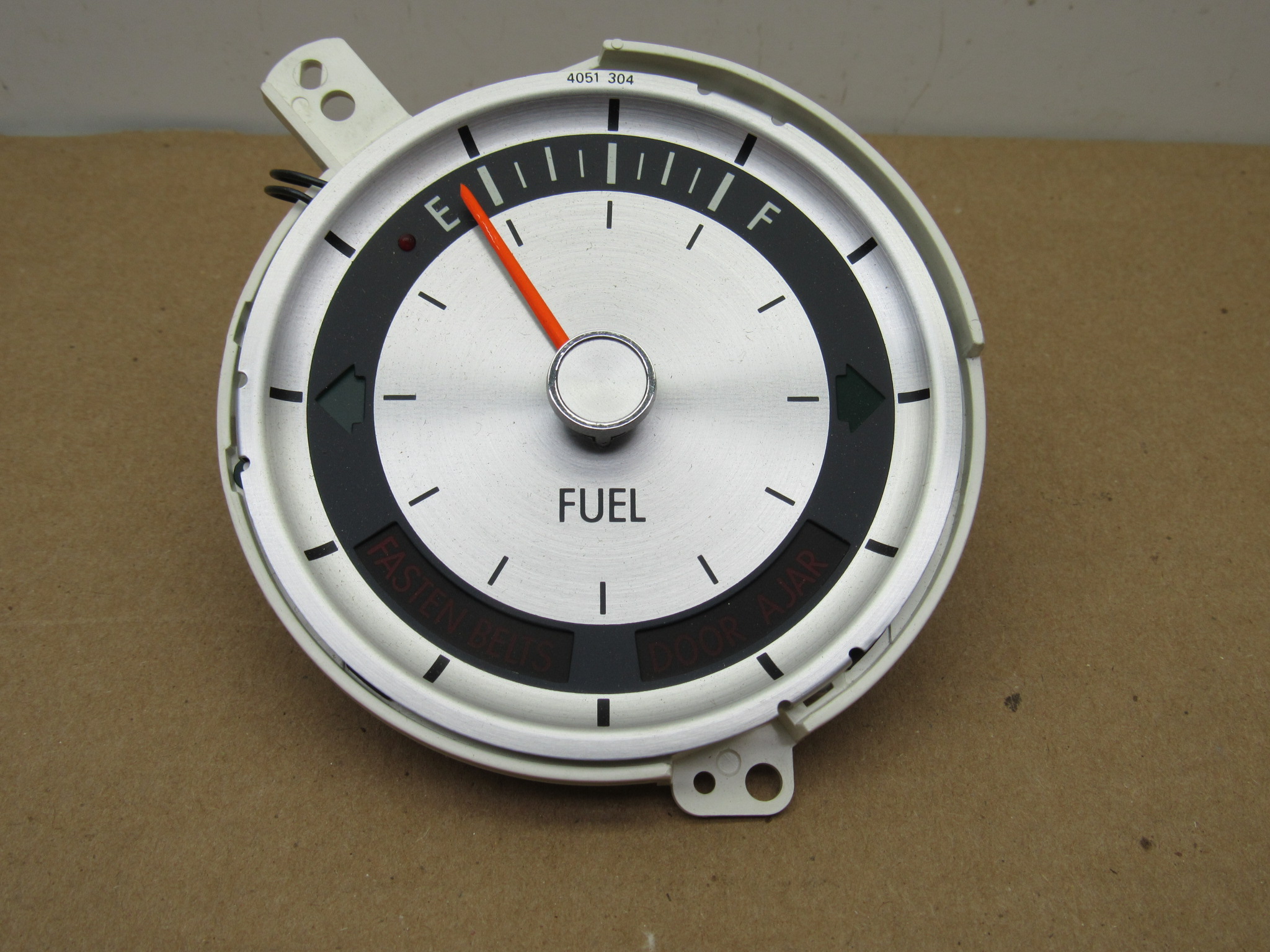 Fuel Gauge 4051304 W/O Unleaded M Body 197980 NOS SHIPS