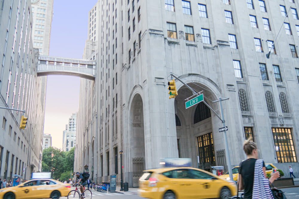 Flatiron New York — 11 Madison Avenue Coffee Shop Bluestone Lane