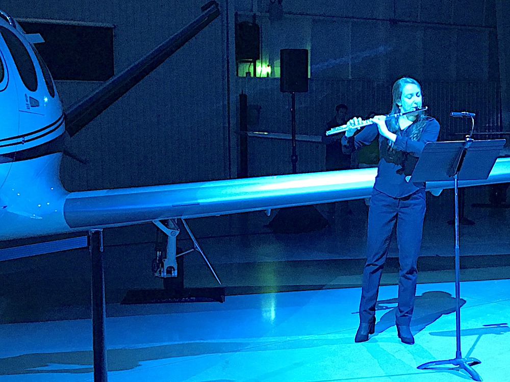 KSO spreads its wings at Cirrus Aircraft hangar Blue StreakBlue Streak