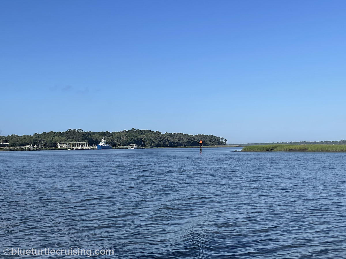 Mossy oaks and Lowcountry at beautiful Beaufort, SC Blue Turtle Cruising