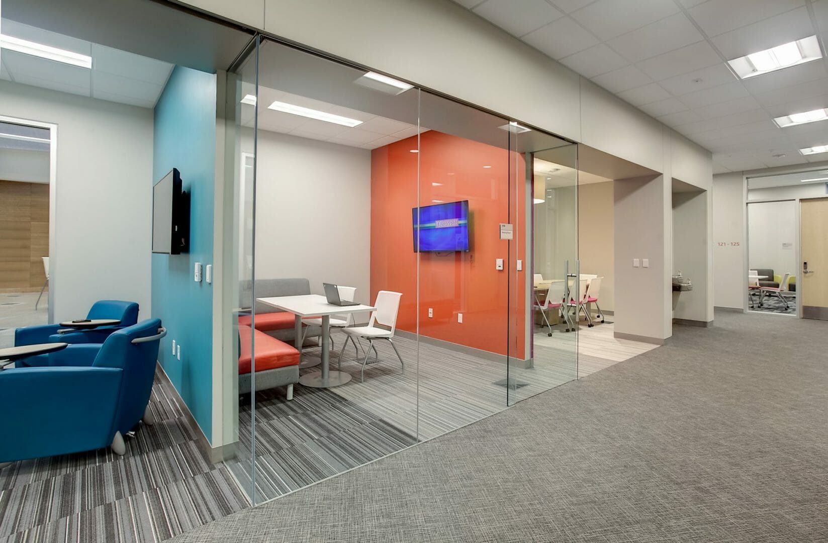 Create the Ultimate Huddle Room for your Workplace Bluewater