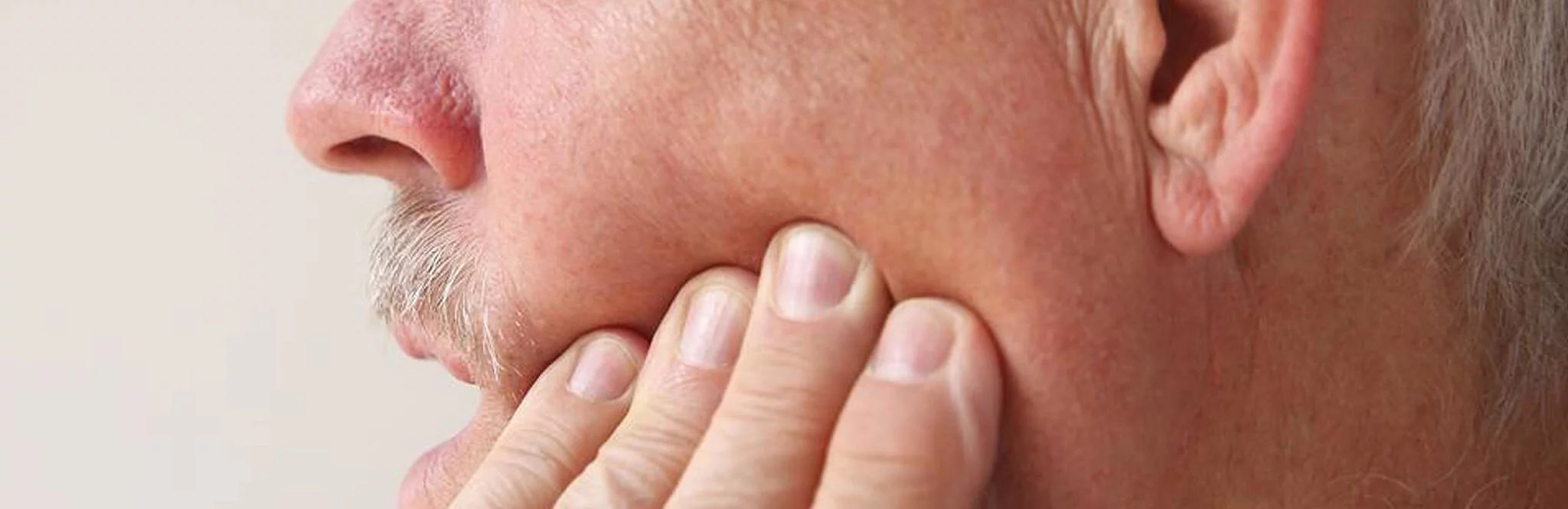 Can I Use Mouthwash While Wearing Braces? Blue Wave Orthodontics