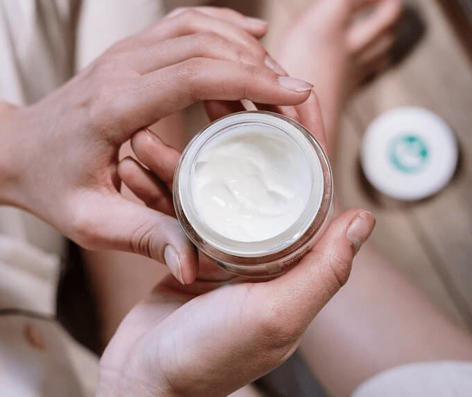 Why Does My Moisturizer Burn? Causes and Solutions Blushastic