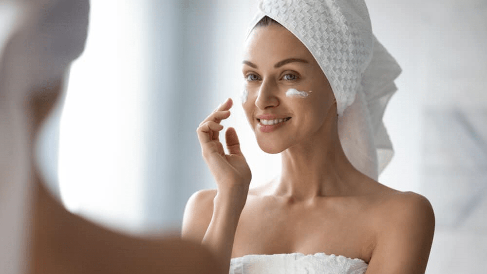 Why Does My Moisturizer Burn? Causes and Solutions Blushastic