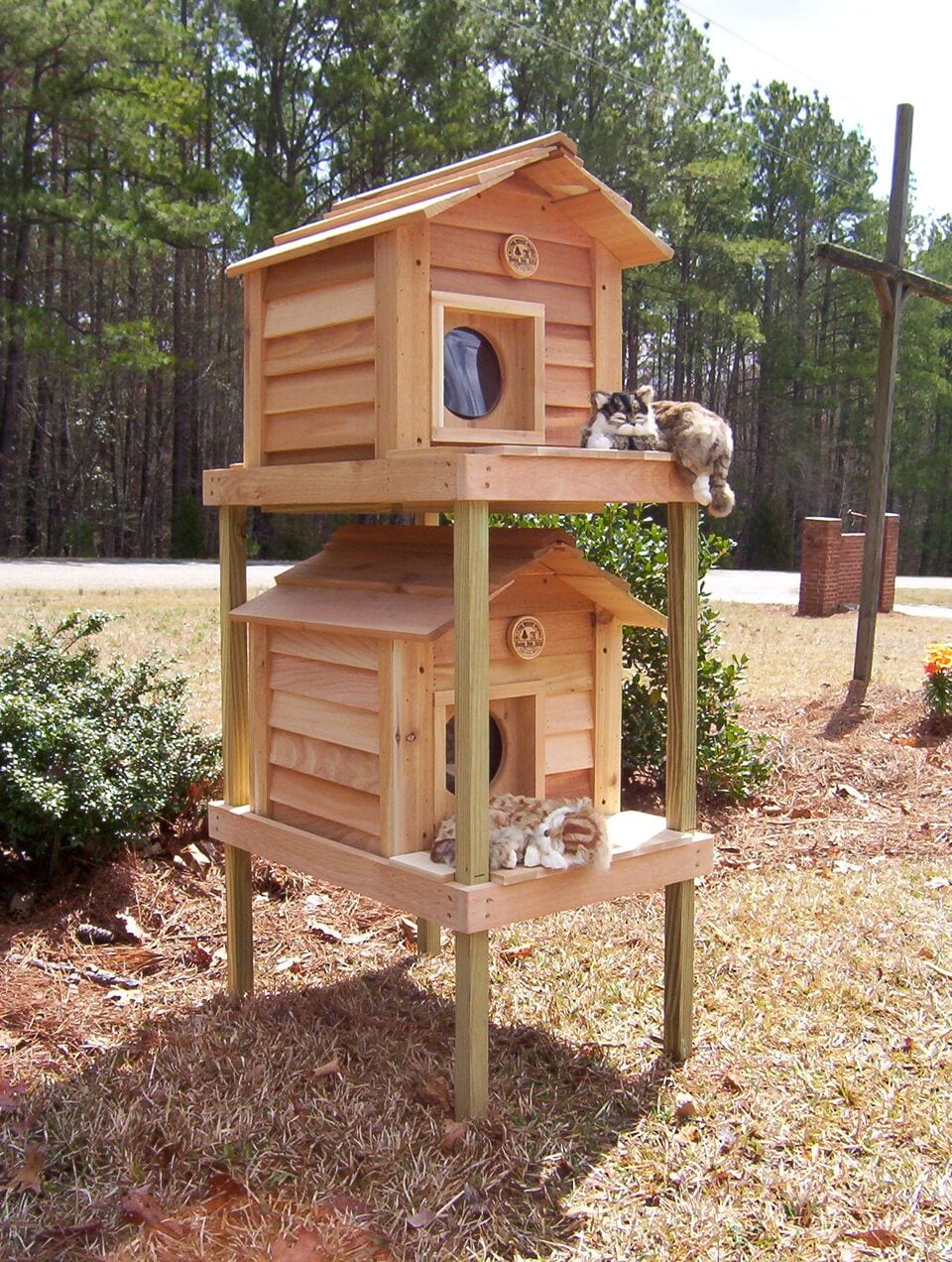 Built by Craftsmen Custom Dog & Cat Houses by Blythe Wood Works