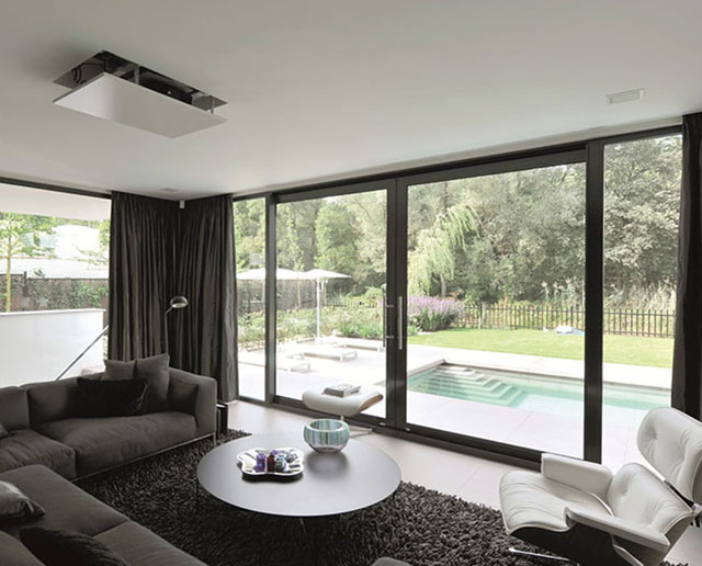 Barrie Metro Glass Glass + Aluminum