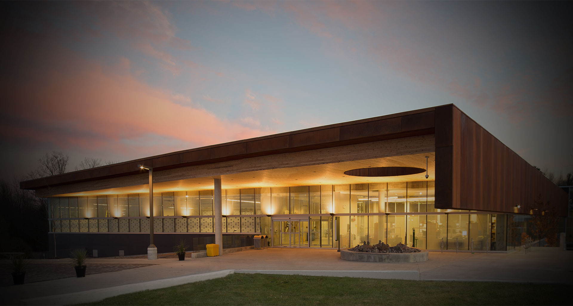 Barrie Metro Glass Glass + Aluminum