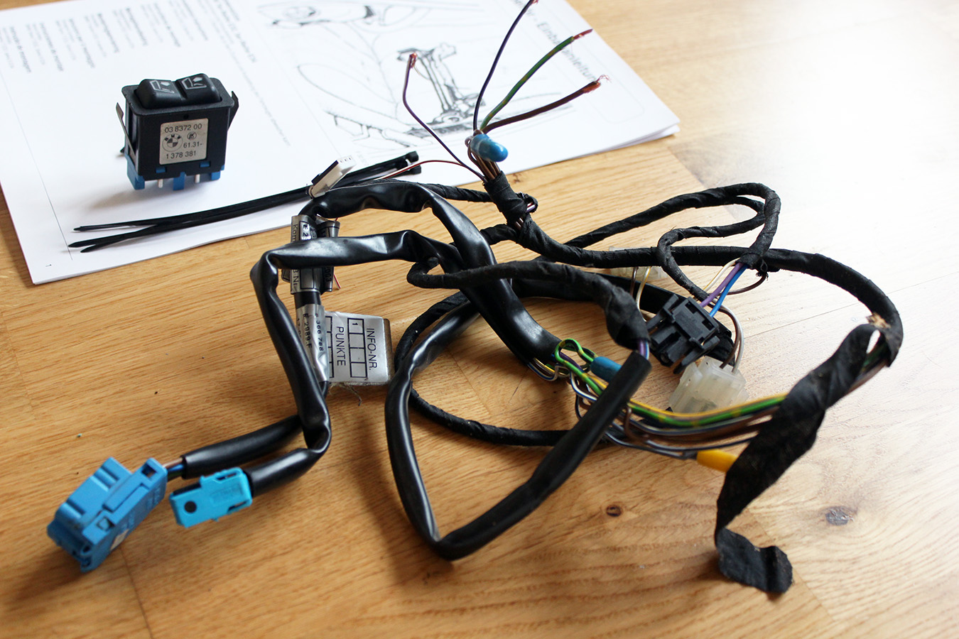 BMW E32 E34 Lumbar support system M5 750i Individual Highline BMWradios