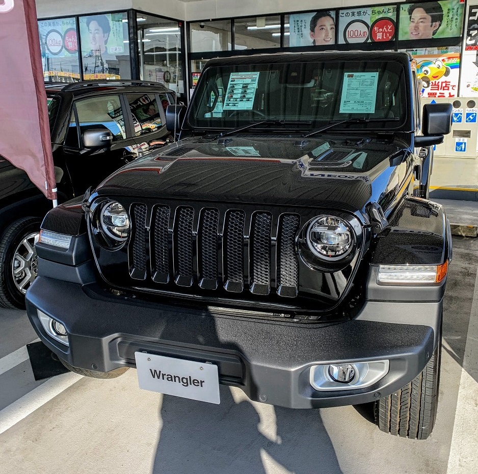 JEEPラングラーとレネゲードの展示車を見ました^^最近ジープが好調な要因は？ Evening Sky Engine【BMW アルピナ ブログ】